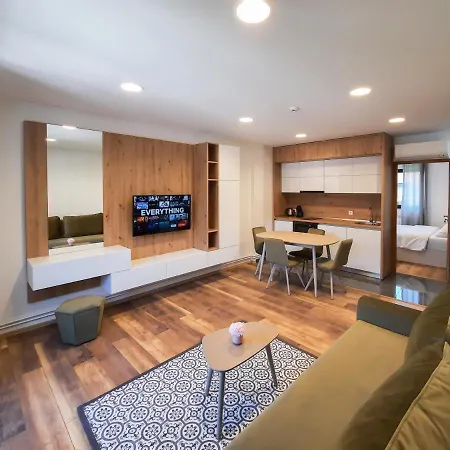 Royal Maison Apartment *
